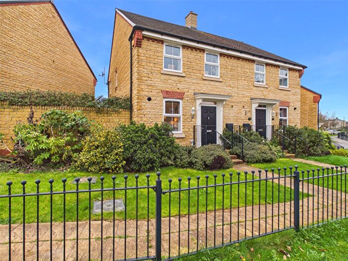 3 Bedroom Semi Detached House For Sale In Guan Road, Brockworth, Gloucester, Gloucestershire, GL3