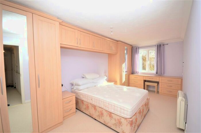 1 Bedroom Apartment For Sale In Chesham Road, Amersham, HP6