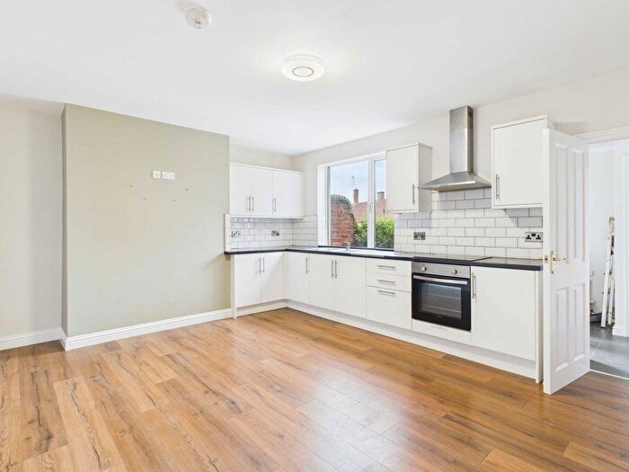 1 Bedroom Flat To Rent In Ackworth Road, Featherstone, WF7