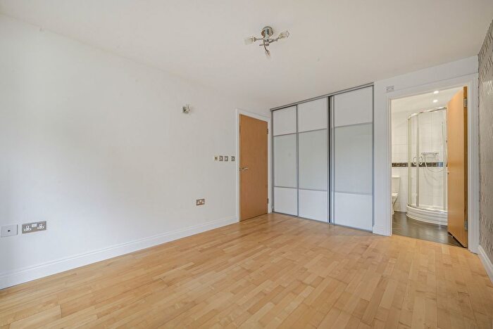 2 Bedroom Flat For Sale In Riverside Court, Bromley, BR2