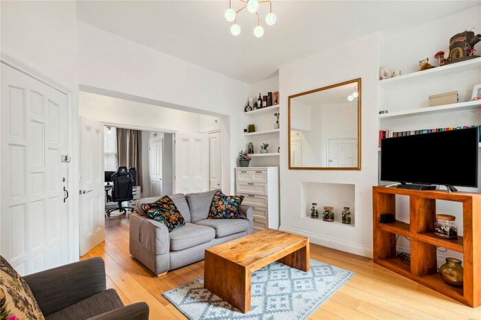 2 Bedroom Flat To Rent In Bravington Road, London, W9