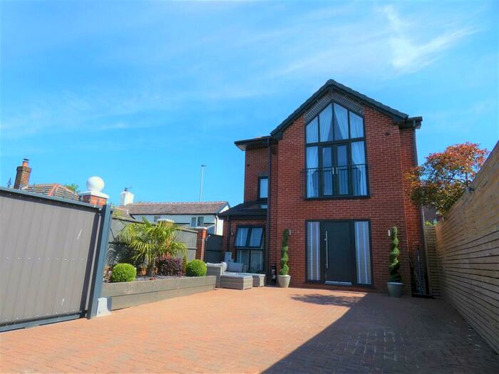 5 Bedroom Detached House For Sale In Warrington Road, Rainhill, Prescot, L35