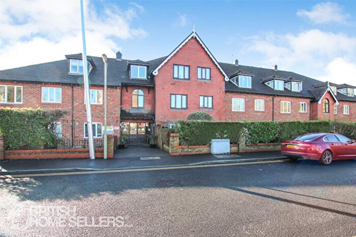2 Bedroom Apartment For Sale In Belmont Road, Leatherhead, Surrey, KT22