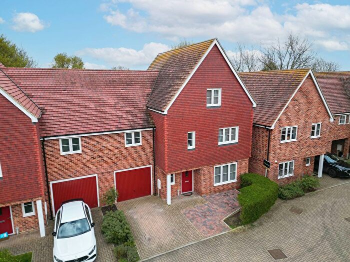 4 Bedroom Semi Detached House For Sale In Farriers Way, Balsham, CB21