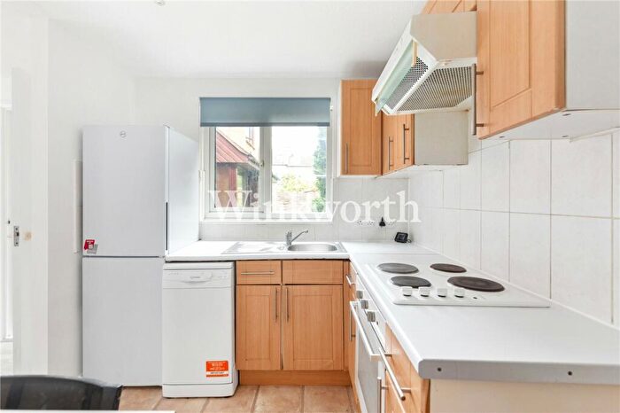 1 Bedroom House To Rent In Hamilton Way, London, N13