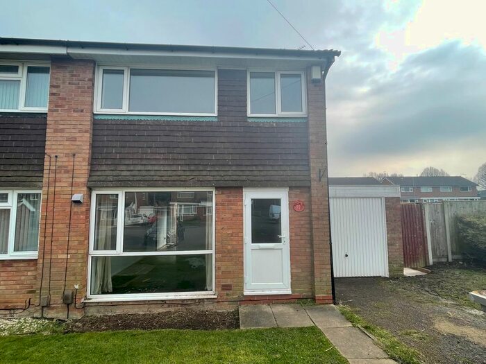 3 Bedroom Semi-Detached House To Rent In Field Close, Hinckley, Leicestershire, LE10