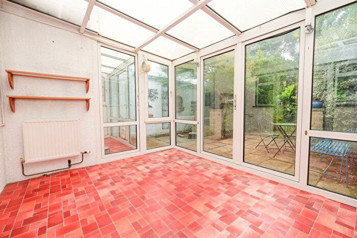 2 Bedroom Semi-detached Bungalow For Sale In Sandhurst Road, Orpington, BR6