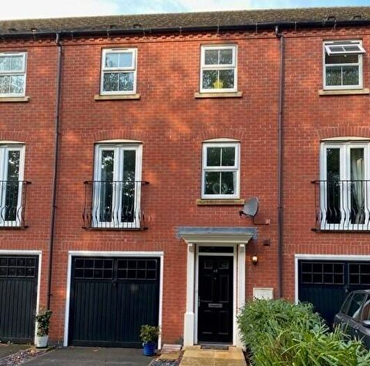 4 Bedroom Town House To Rent In Pentland Drive, Greylees, NG34