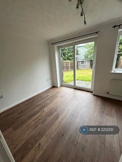 2 Bedroom Semi-Detached House To Rent In Weave Close, Nottingham, NG6