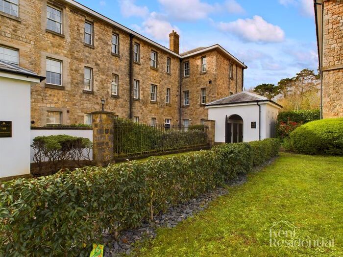 2 Bedroom Flat To Rent In St Andrews Park, Maidstone, Kent, ME16