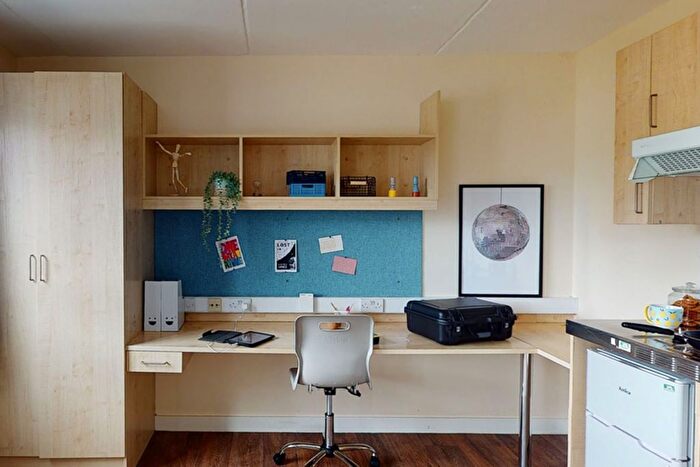 Studio To Rent In Creek Road, London, SE8
