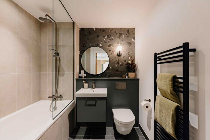 1 Bedroom Apartment To Rent In Inkwell Place, Birmingham, B16
