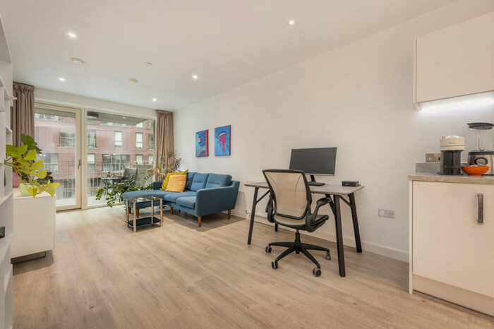 1 Bedroom Flat To Rent In Thomas Road, Mile End East, E14