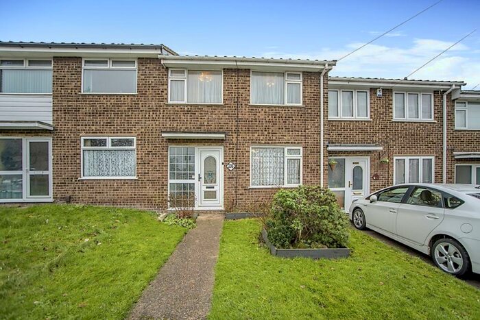 3 Bedroom Terraced House To Rent In Broadway, Gillingham, Kent, ME8