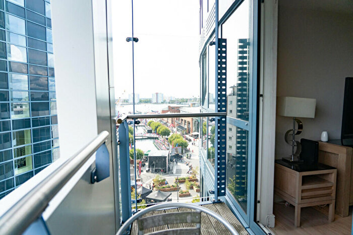 2 Bedroom Apartment To Rent In The Number One Building, PO1