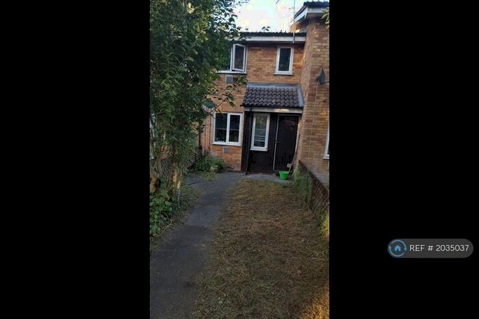 1 Bedroom Terraced House To Rent In Tall Trees, Slough, SL3