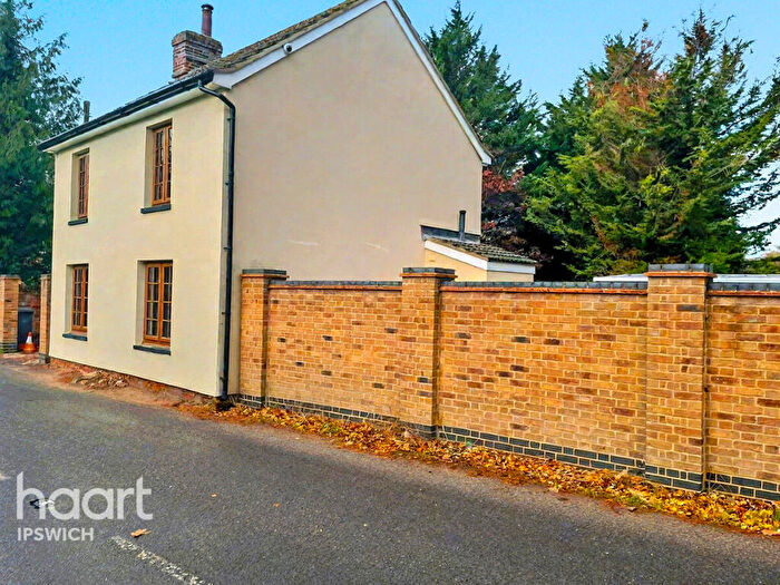 2 Bedroom Detached House For Sale In Snape Road, Woodbridge, IP12