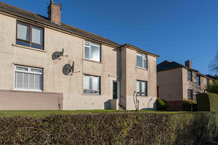 2 Bedroom Apartment For Sale In Stuart Terrace, Bathgate, EH48