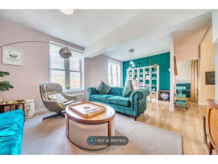 2 Bedroom Flat To Rent In Rockfield House, London, SE10