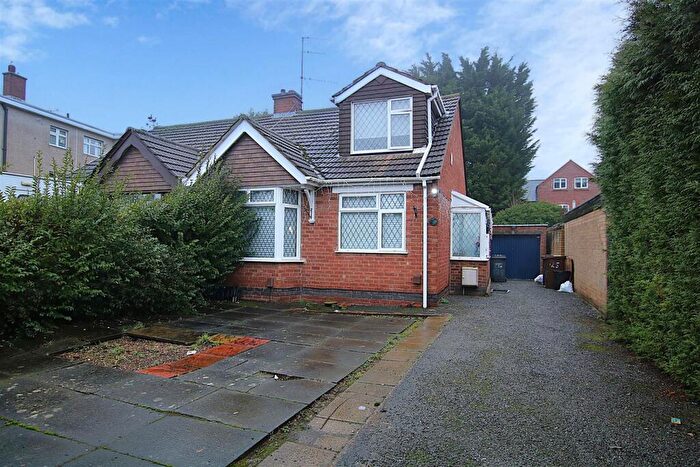 3 Bedroom Semi Detached House For Sale In Chalcombe Avenue, Kingsthorpe, NN2