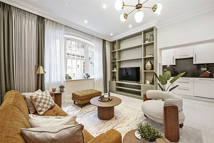 1 Bedroom Terraced House To Rent In Stratton Street, Shepherd Market, W1J