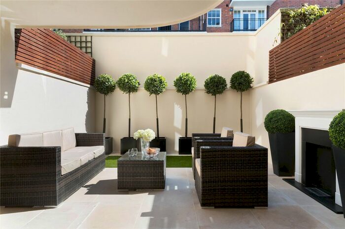 4 Bedroom Terraced House To Rent In Farm Street, Mayfair, London, W1J