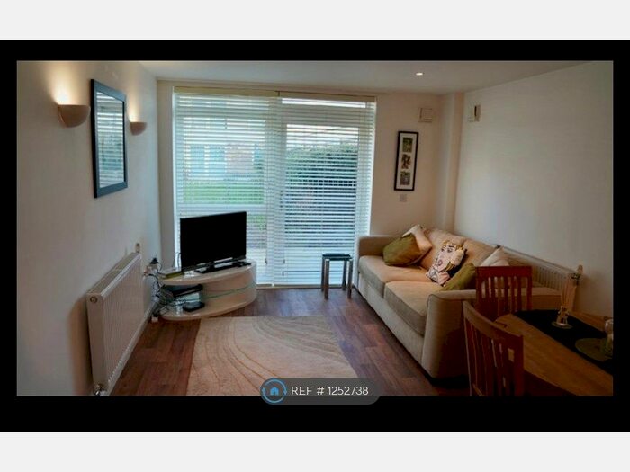 1 Bedroom Flat To Rent In London, London, W7