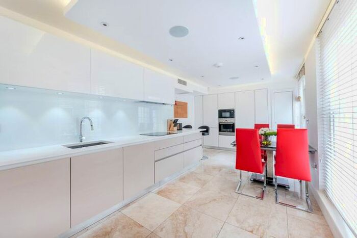5 Bedroom Flat To Rent In York Terrace West, Regent's Park, London, NW1