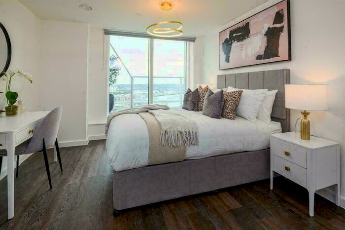 2 Bedroom Apartment To Rent In Centenary Plaza, Southampton, Hampshire, SO19