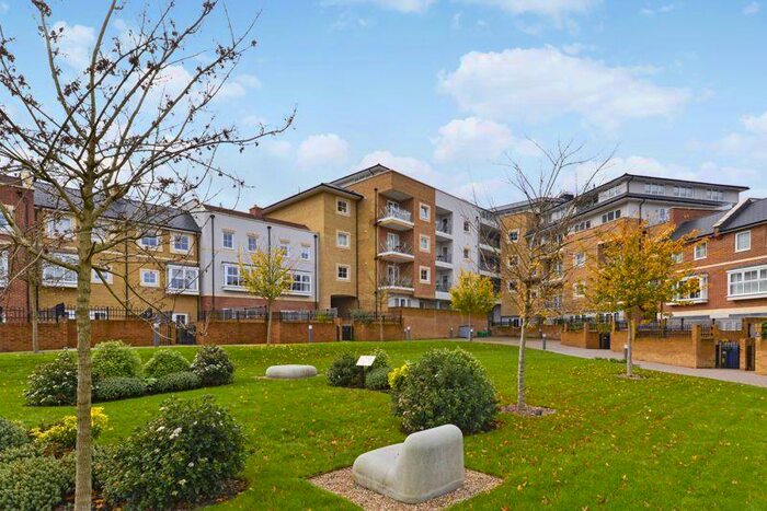 1 Bedroom Apartment To Rent In Flambard Way, Godalming, GU7