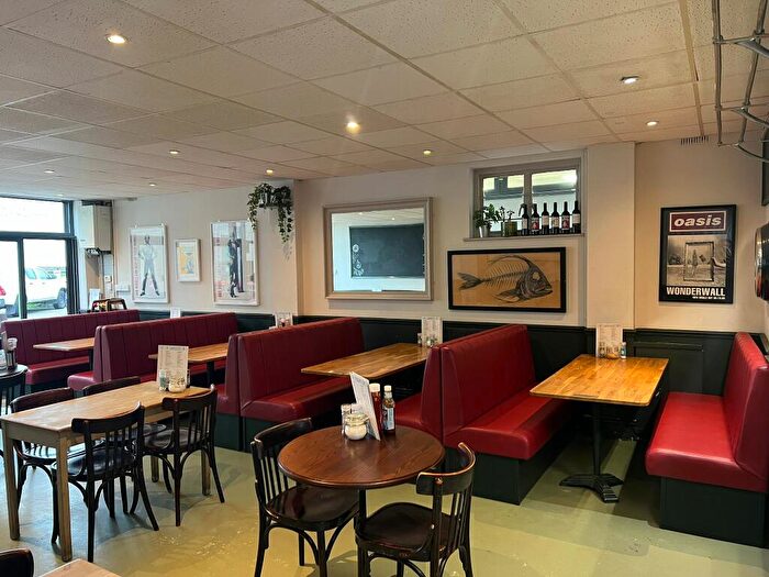 2 Bedroom Restaurant Retail Property / Shop For Sale In The Beach Cafe, & Beach Walk, Whitstable, CT5