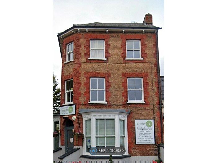 2 Bedroom Flat To Rent In Ware Road, Hertford, SG13