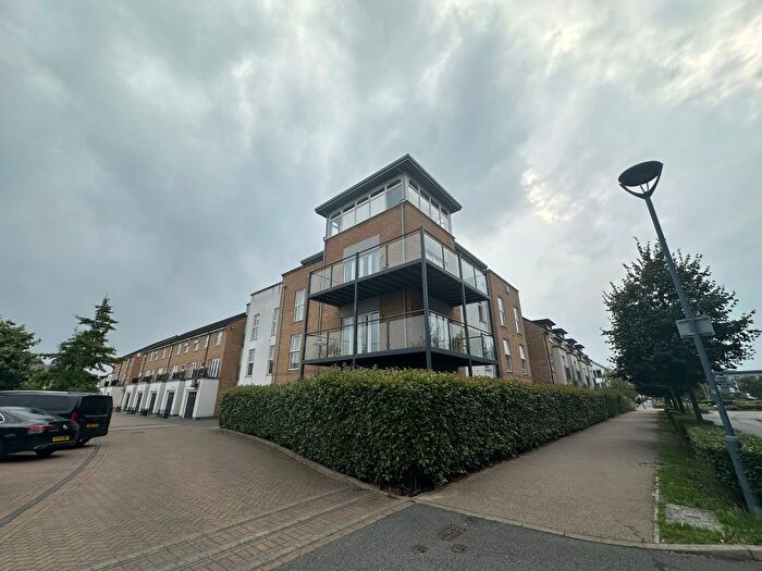 2 Bedroom Flat To Rent In Hampton House, Autumn Way, West Drayton, UB7