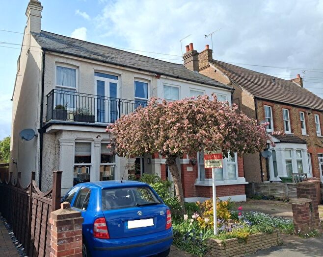 4 Bedroom Semi Detached House For Sale In Thetford Road, Ashford, TW15