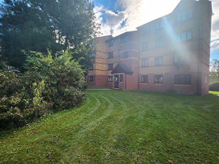 2 Bedroom Flat To Rent In Greenslade Road, Barking, IG11