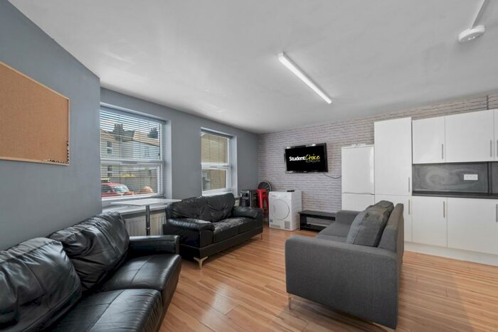 7 Bedroom Terraced House To Rent In Regent Street, Plymouth, Devon, PL4