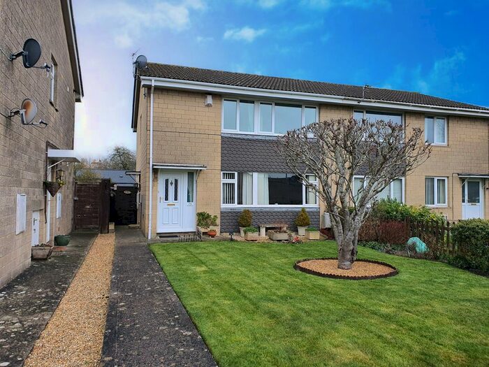 2 Bedroom Maisonette To Rent In Boundary Walk, Trowbridge, BA14