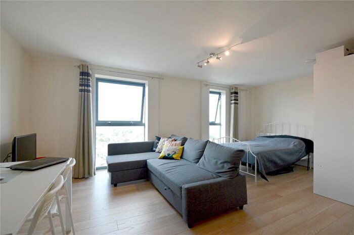 Apartment To Rent In City House, London Road, Croydon, CR0