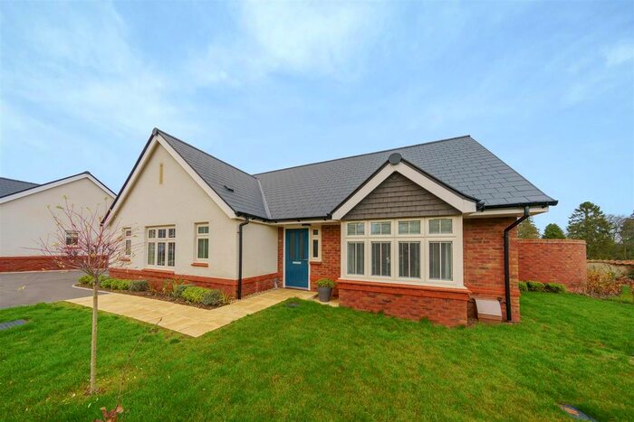 3 Bedroom Detached Bungalow For Sale In Vulcan Drive, Upavon, Pewsey, SN9
