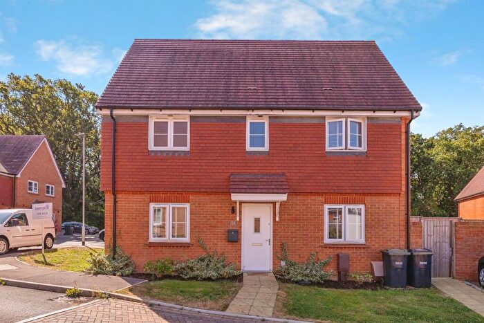 3 Bedroom Detached House For Sale In Cartwright Close, Waterlooville, PO8