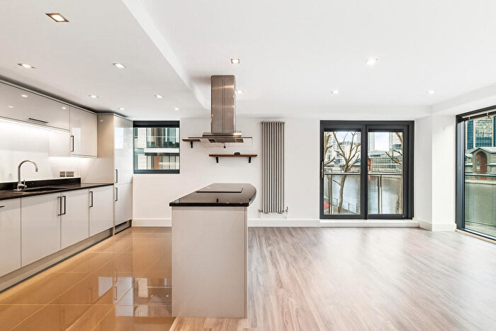 2 Bedroom Apartment For Sale In Millharbour, London, E14