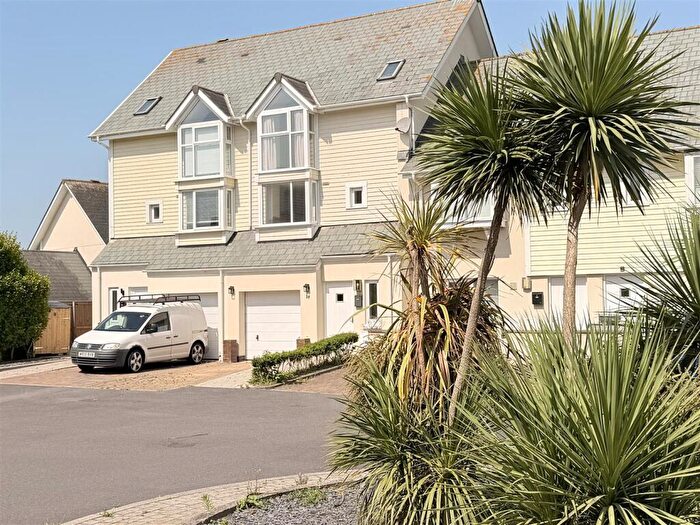 3 Bedroom Town House For Sale In Pentre Nicklaus Village, Llanelli, SA15