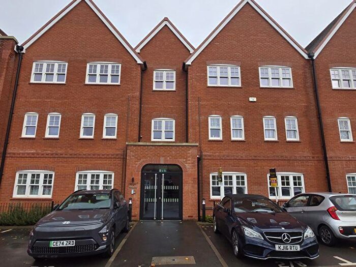 2 Bedroom Apartment To Rent In Macniece Close, Selly Oak, Birmingham, B29
