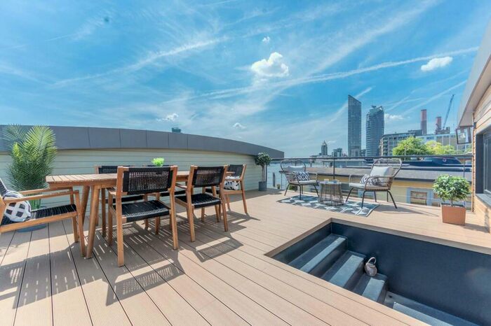 2 Bedroom House Boat To Rent In Cheyne Walk, Chelsea, London, SW10