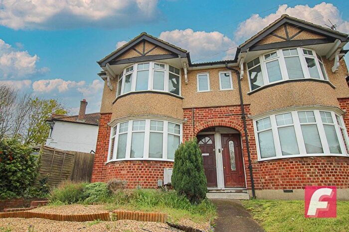1 Bedroom Flat To Rent In West Drive, Watford, WD25