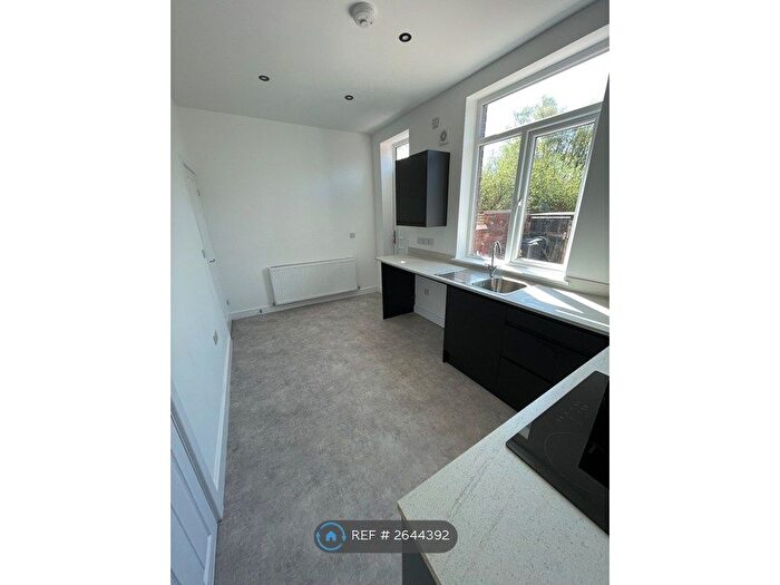 3 Bedroom Terraced House To Rent In Hebron St, Oldham, OL2