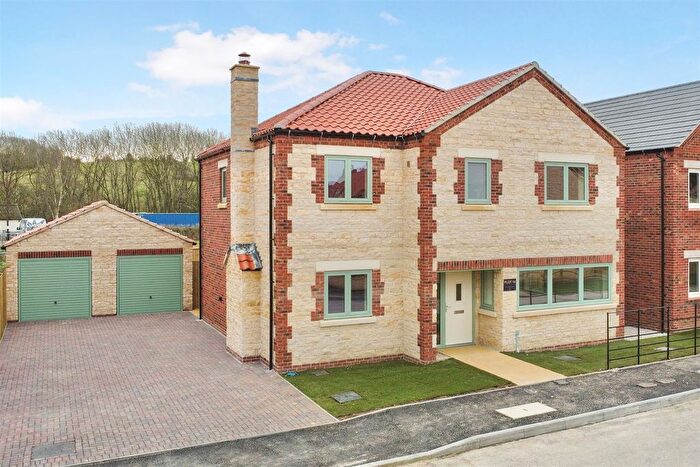 5 Bedroom Detached House For Sale In King's Meadow, Leadenham, Lincoln, LN5