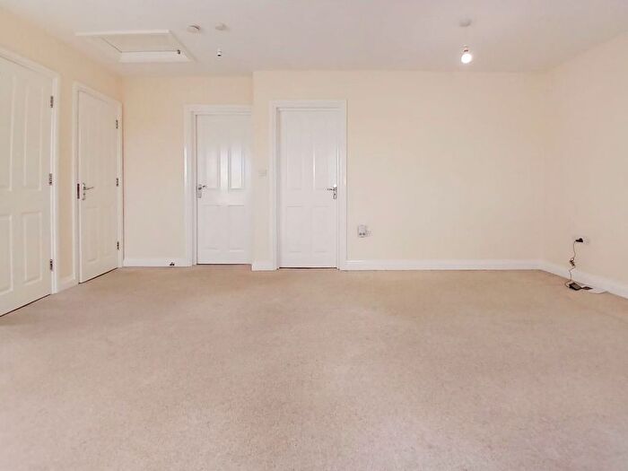 1 Bedroom Flat To Rent In Lent Rise Road, Burnham, Slough, Buckinghamshire, SL1