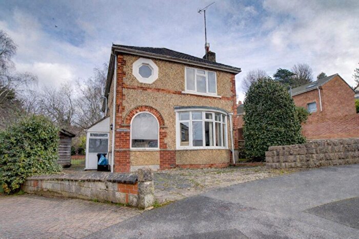 3 Bedroom Detached House For Sale In Bowood Road, Old Town, Swindon, Wiltshire, SN1