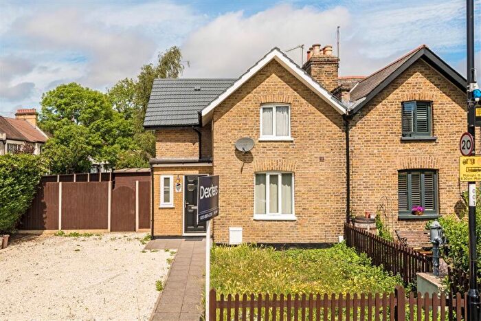 3 Bedroom Semi Detached House For Sale In Marvels Lane, Lee, SE12